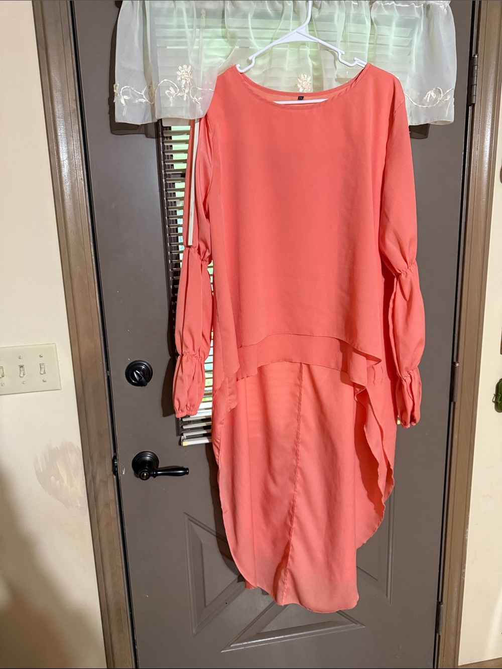 Women’s Coral High-Low Long Sleeve Tunic Top